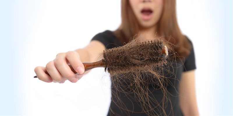11 причин выпадения волос у женщин