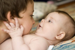 Дети-погодки: стоит ли?