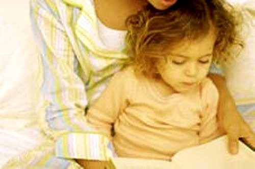 Почему полезно читать ребенку сказку на ночь