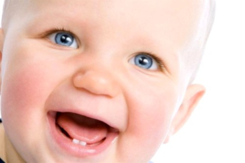 Как не сойти с ума в период прорезывания зубов у малыша?